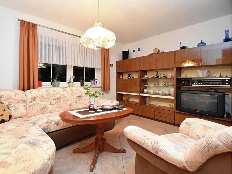 Cozy Apartment In Oelsnitz With Ore Mountains View