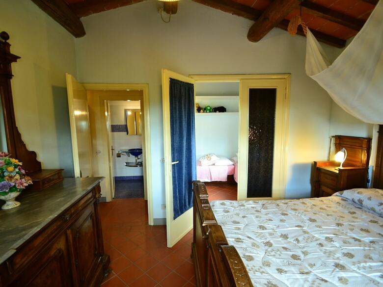 Amazing Farmhouse In Montecatini Terme With Jacuzzi