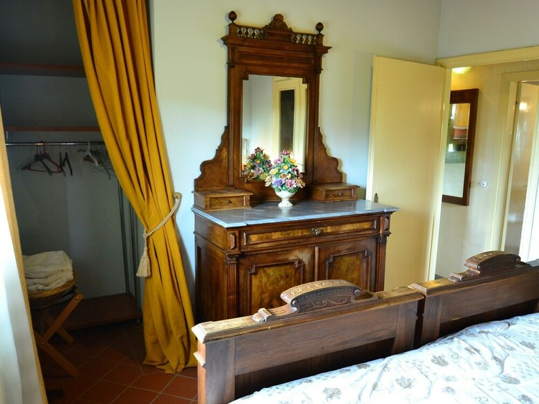 Amazing Farmhouse In Montecatini Terme With Jacuzzi