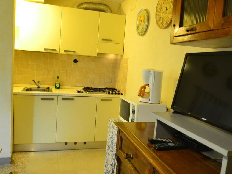 Amazing Farmhouse In Montecatini Terme With Jacuzzi