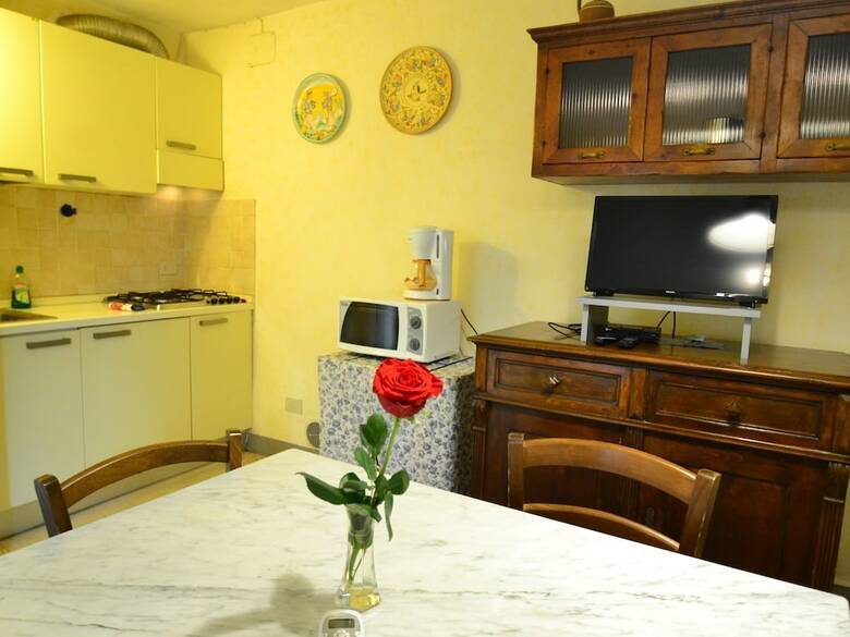 Amazing Farmhouse In Montecatini Terme With Jacuzzi