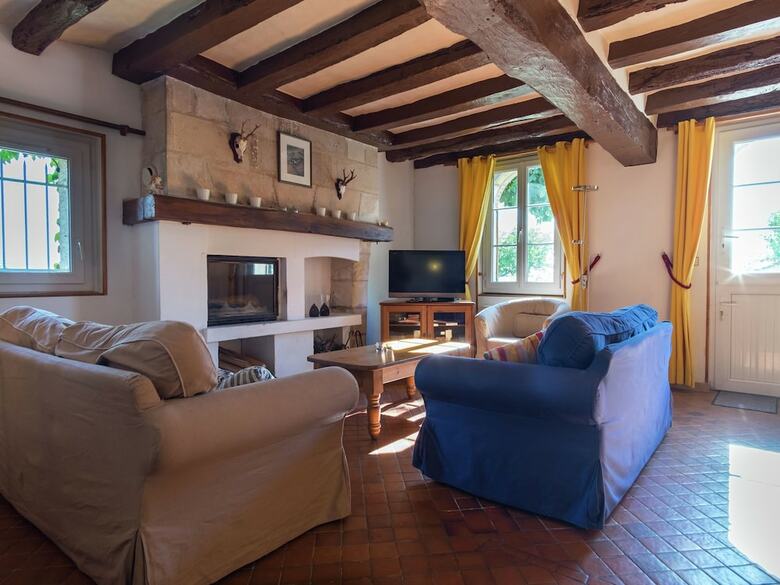Luxurious Holiday Home In Montrichard With Pool
