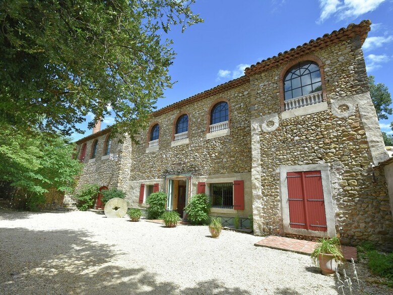 Magnificent Villa In Les Mages With Jacuzzi