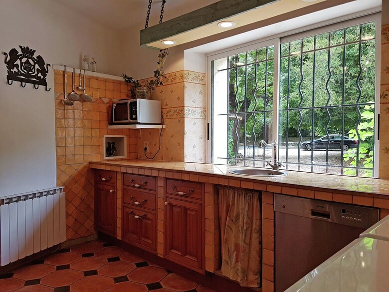 Magnificent Villa In Les Mages With Jacuzzi