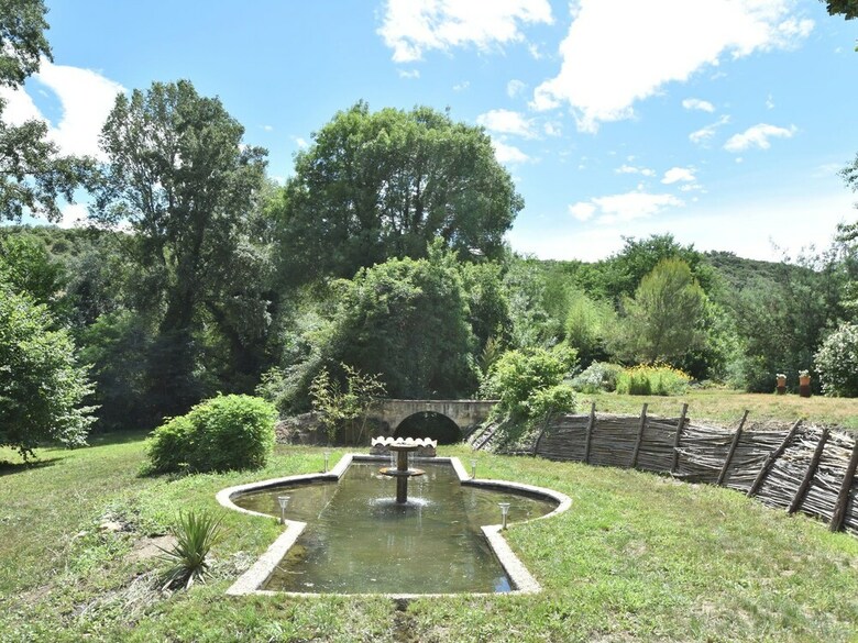 Magnificent Villa In Les Mages With Jacuzzi
