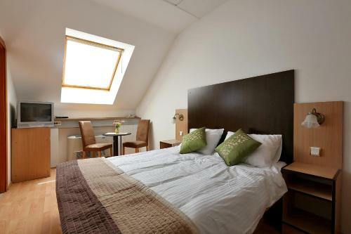 Apartments And Rooms Times Inn