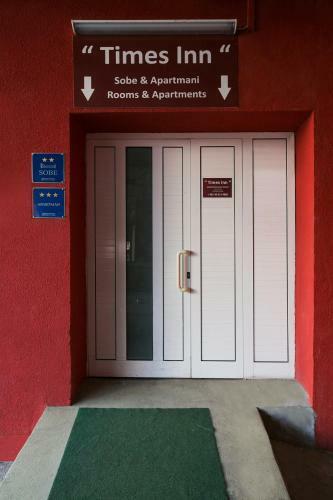 Apartments And Rooms Times Inn