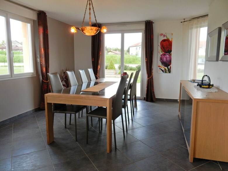 Huge Holiday Home In Lotharingen With Private Swimming Pool