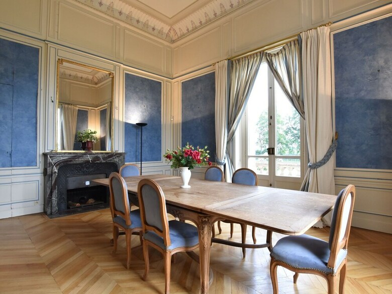 Luxurious Holiday Home In Ocquerre With Swimming Pool