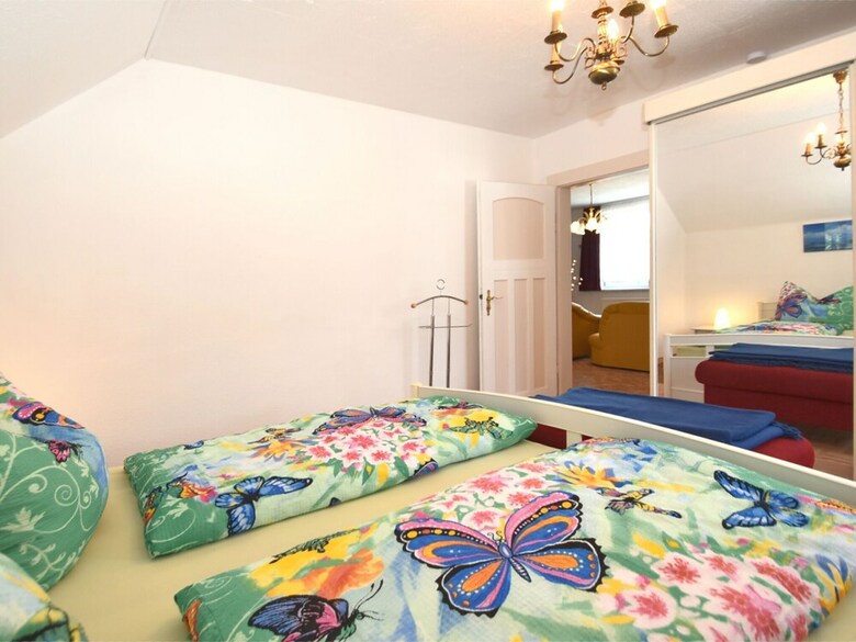 Cozy Apartment In Altenfeld With Garden
