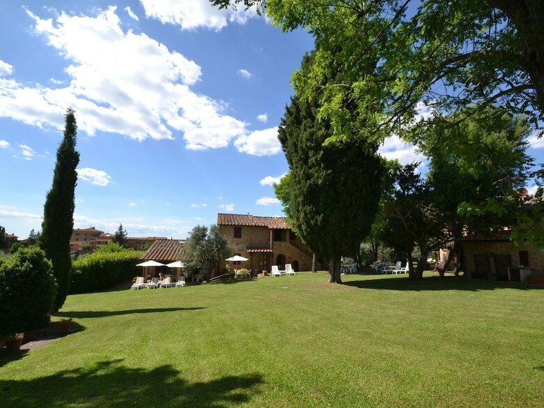 Spacious Holiday Home In Montaione With Swimming Pool