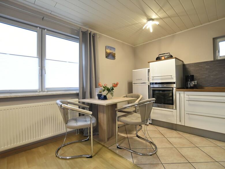 Modern Bungalow With Terrace In K�hlungsborn