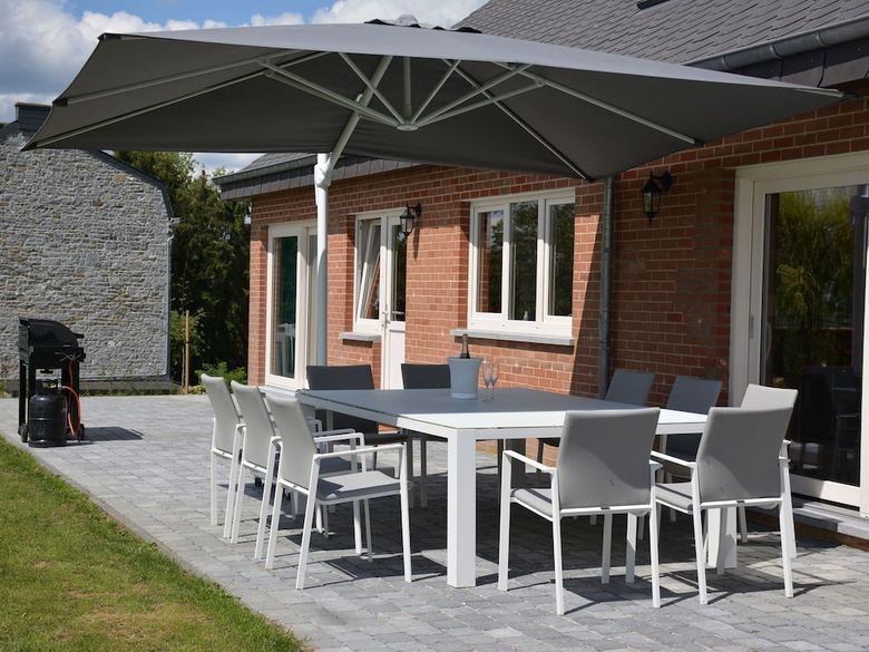 Villa With Modern Conveniences Completely Renovated Next To A Beautiful Garden
