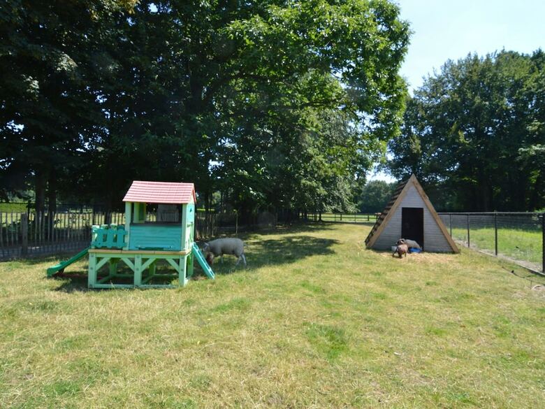 Spacious Holiday Home Near Forest In Peer