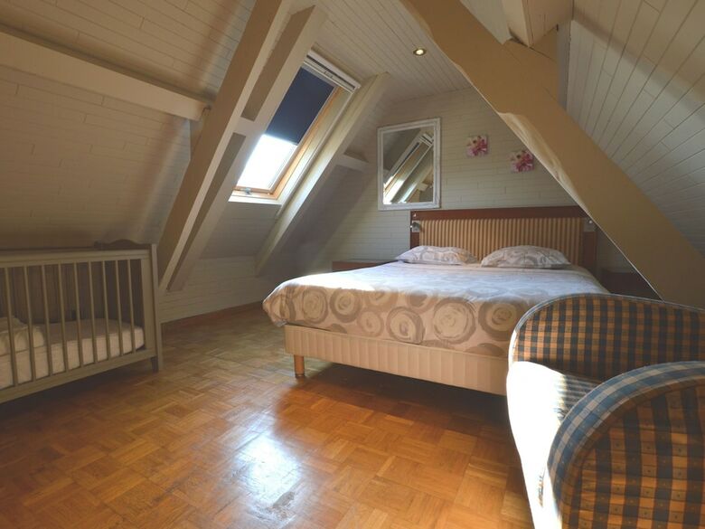 Spacious Holiday Home Near Forest In Peer