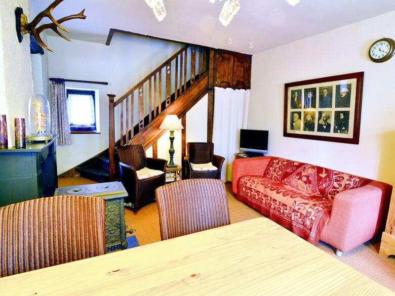 Vintage Cottage With Shared Garden In Paliseul
