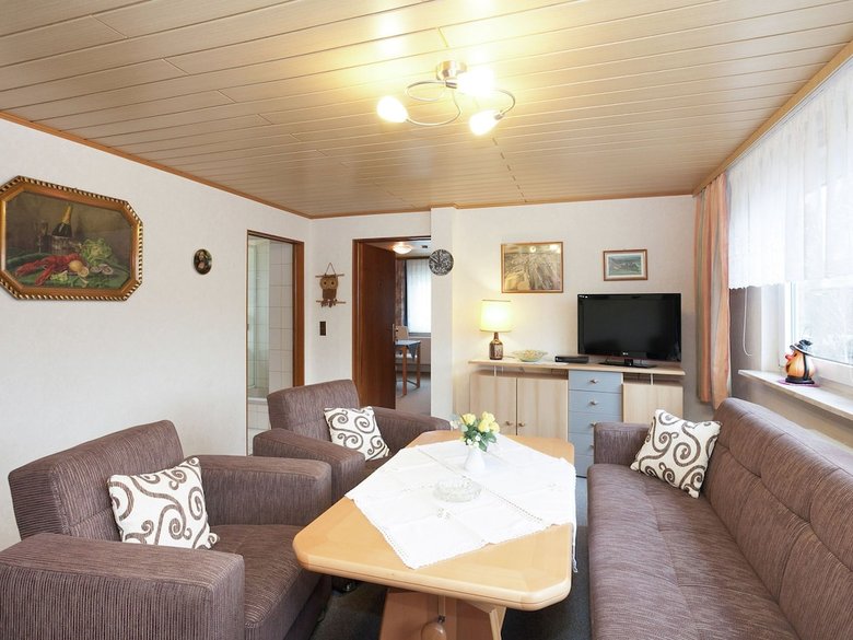Apartment In Polle With Heating, Terrace, Bbq, Deckchairs