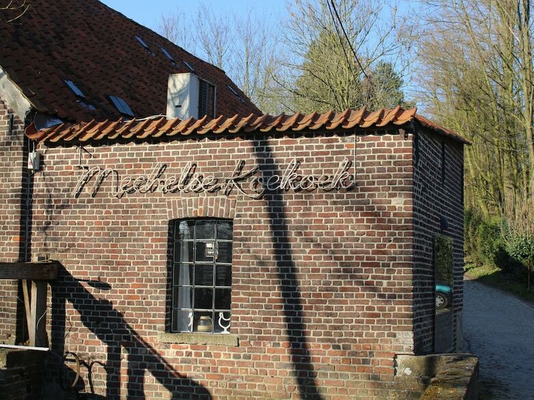 Traditional Holiday Home In Zwalm With Garden