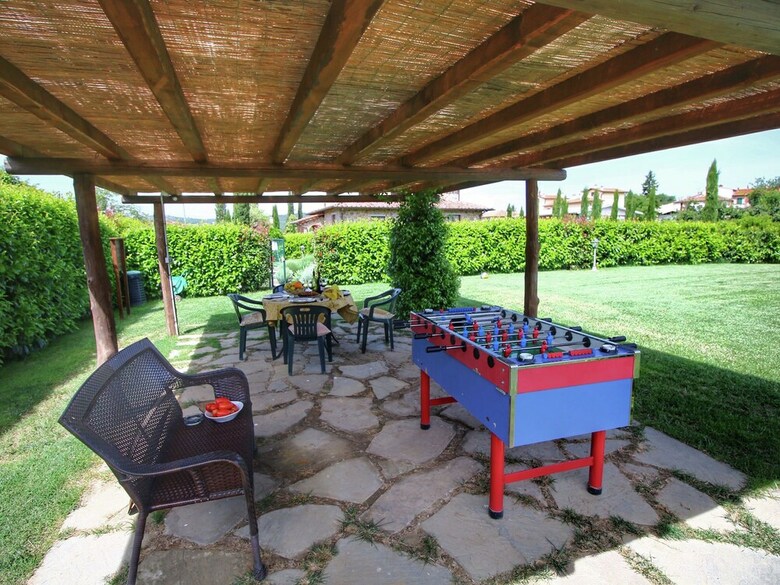 Luxurious Cottage In Lucignano With Pool