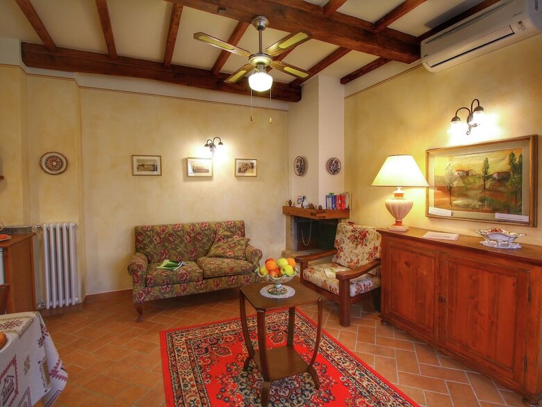 Luxurious Cottage In Lucignano With Pool