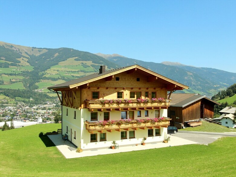 Spacious Apartment In Mittersill With Balcony