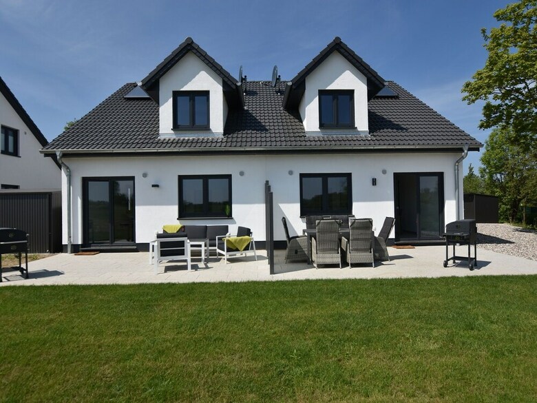 Luxurious Holiday Home In K�hlungsborn With Terrace