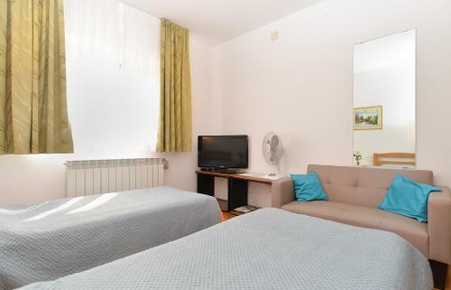 Apartment 1966