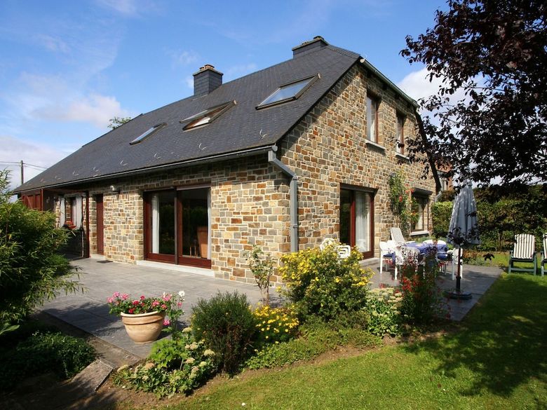 Cozy Holiday Home In Lesterny Near Lake