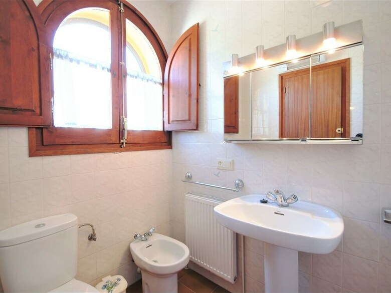 Luxurious Cottage In Vila-sacra With Terrace