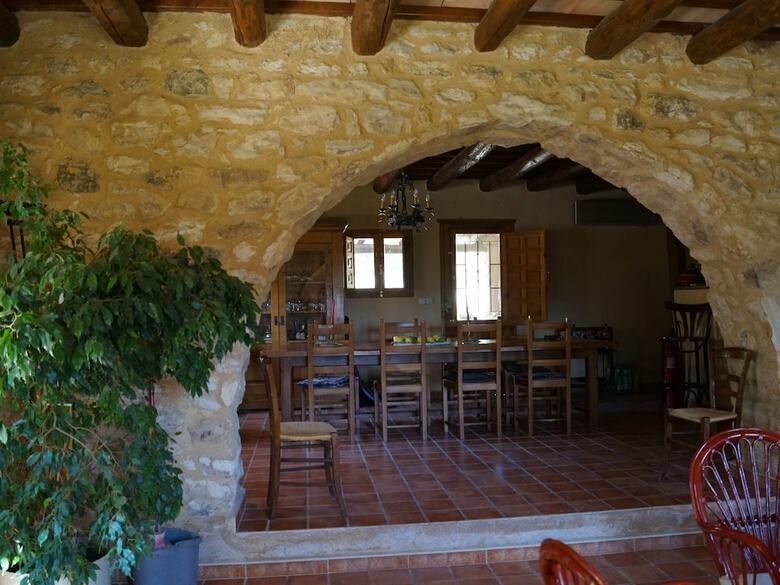 Comfortable Cottage In Renau Costa Dorada With Roofed Patio