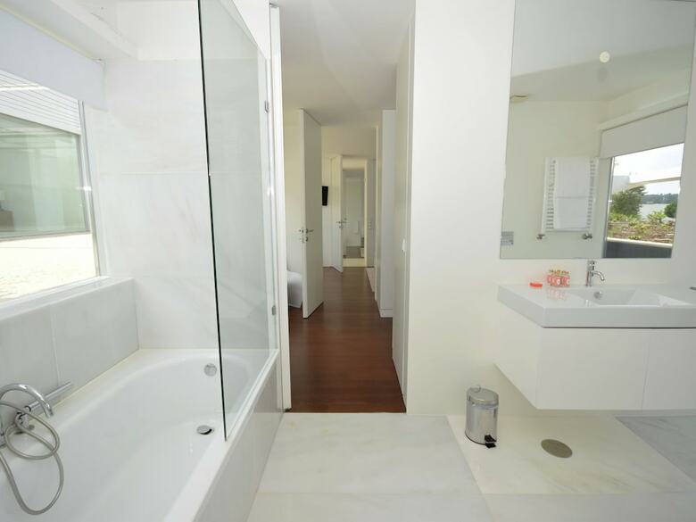 Modern Villa In �bidos Lisbon With Garden And Pool