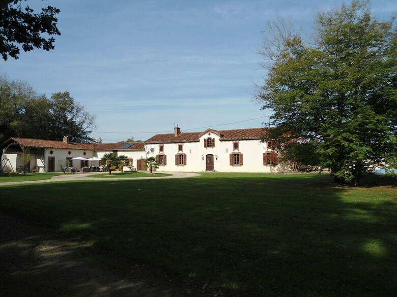Luxurious Holiday Home In Buzon With Private Pool