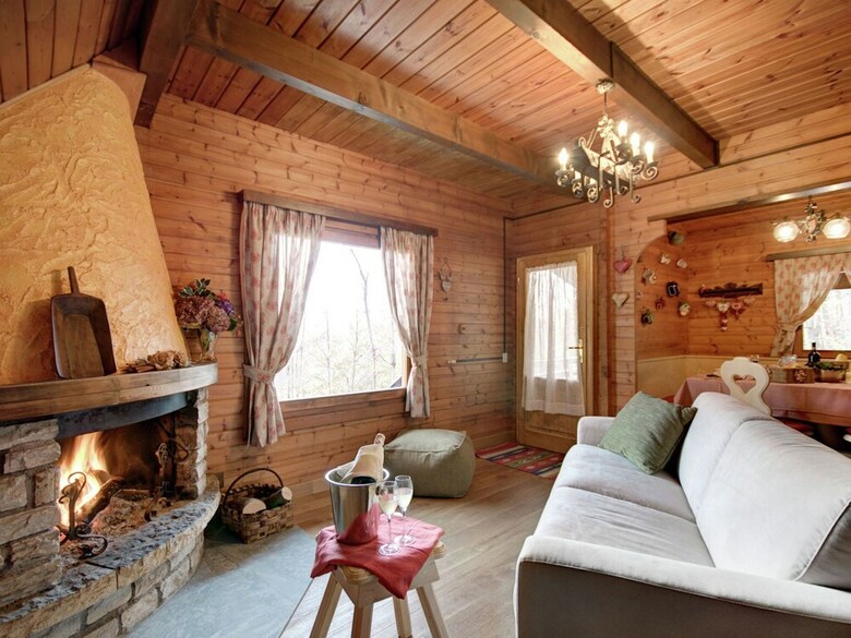 Spacious Chalet In Cutigliano With Swimming Pool