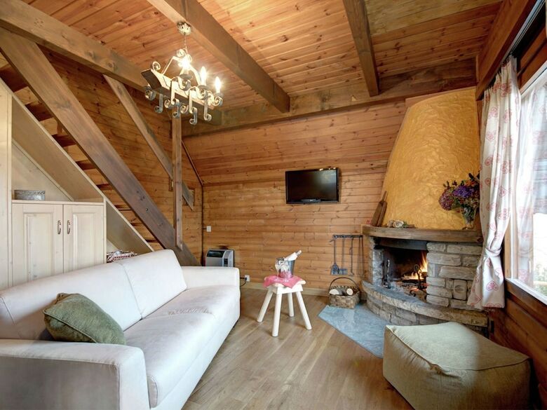 Spacious Chalet In Cutigliano With Swimming Pool