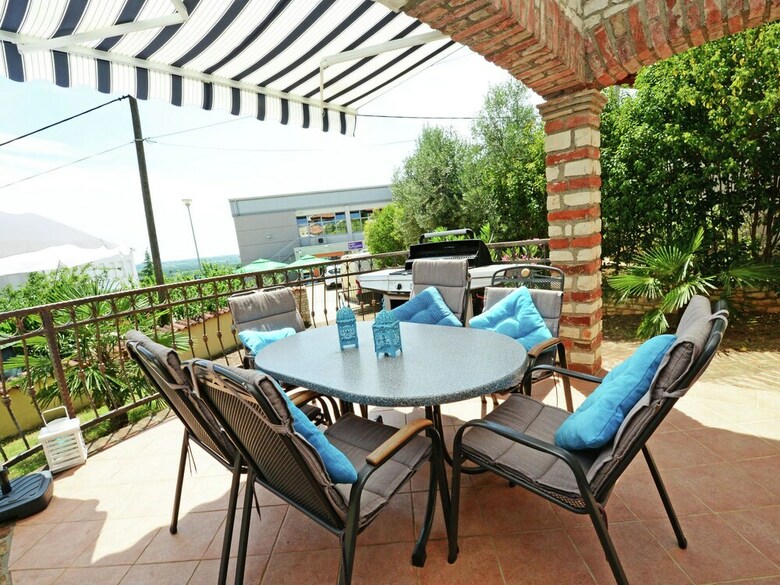 Lovely Villa In Ka?telir Croatia With Private Pool