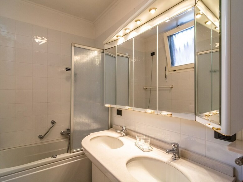 Luxurious Holiday Home In Verbania With Balcony