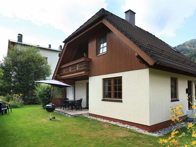 Cosy Chalet In M�hlbach With Private Garden