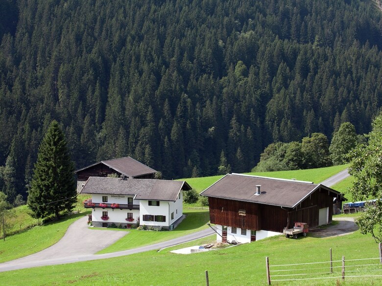 Bright Holiday Home In Saalbach With Mountain View