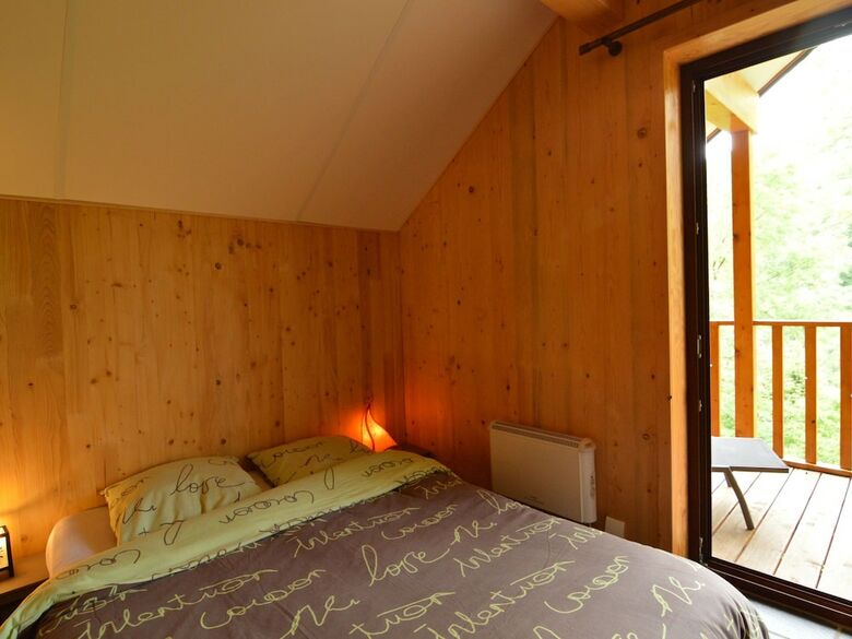 Comfortable Modern Chalet With Wood Finish
