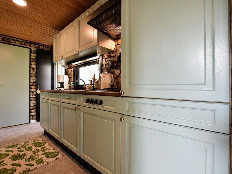 Tasteful Chalet With Veranda In The Veluwe