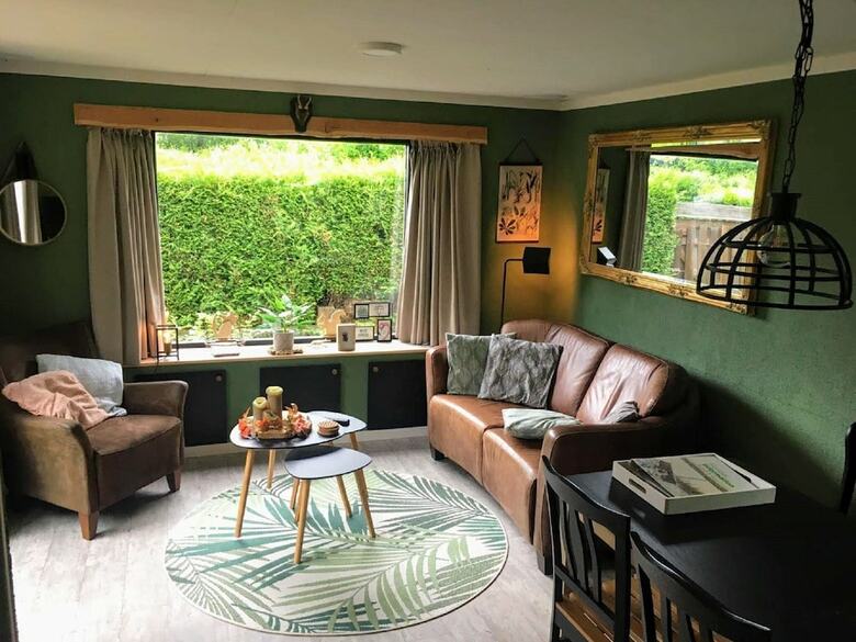 Tasteful Chalet With Veranda In The Veluwe
