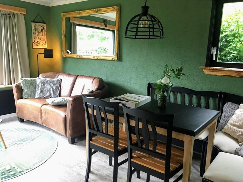 Tasteful Chalet With Veranda In The Veluwe