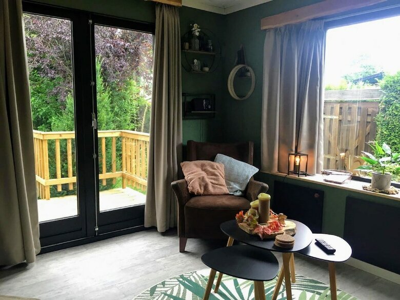 Tasteful Chalet With Veranda In The Veluwe