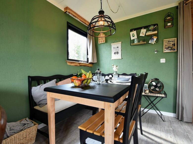 Tasteful Chalet With Veranda In The Veluwe
