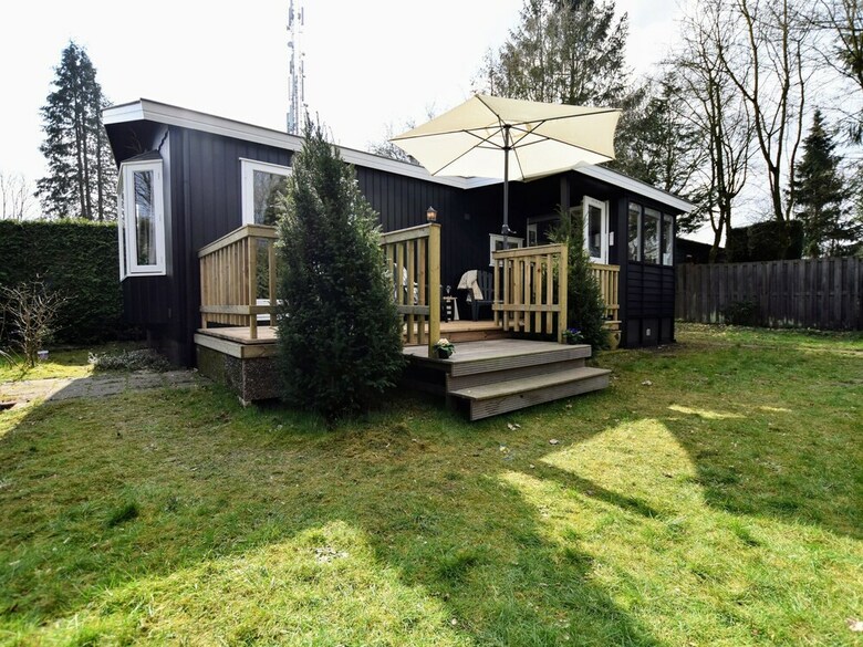 Tasteful Chalet With Veranda In The Veluwe