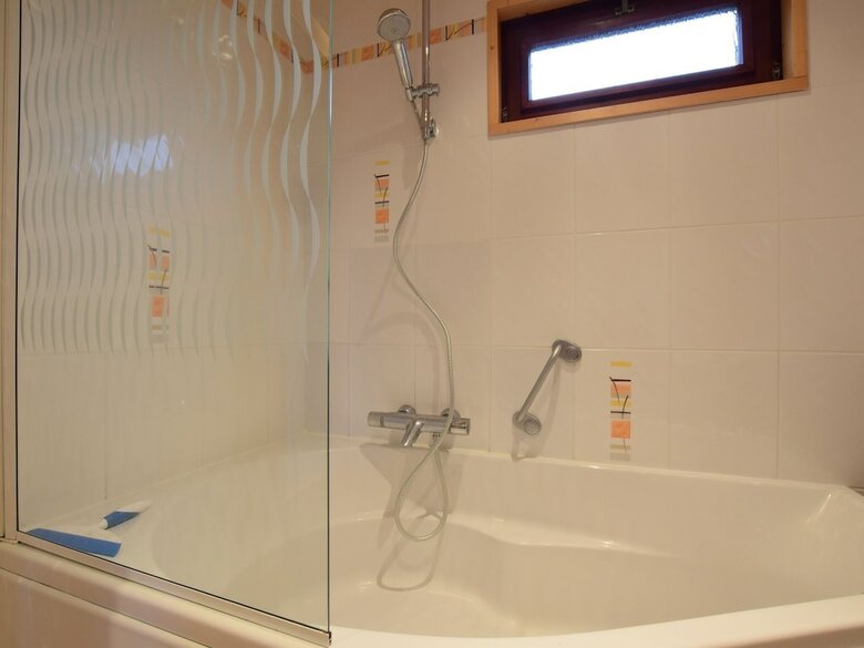 Comfortable Cottage Near Lake Cherapont