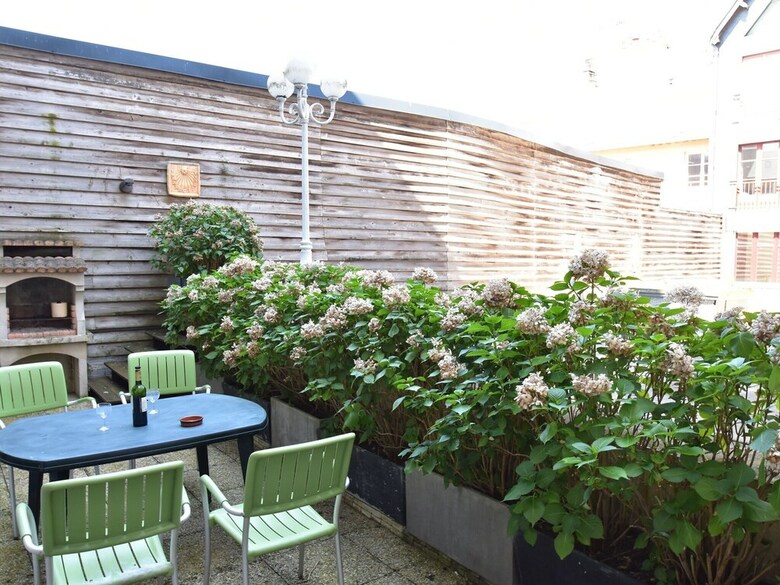Cosy Apartment In Honfleur With A Private Garden