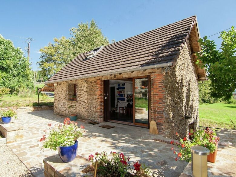Comfortable Gite In Picturesque Medieval Village