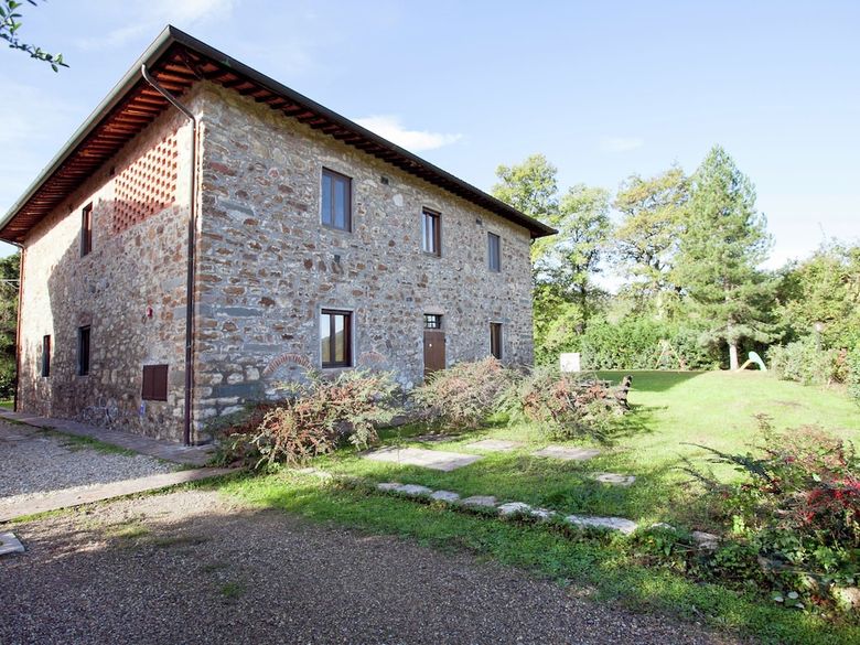 Serene Holiday Home With Garden, Pool, Terrace, Deckchairs