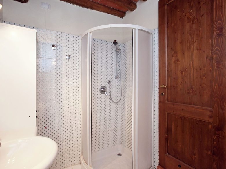 Serene Holiday Home With Garden, Pool, Terrace, Deckchairs